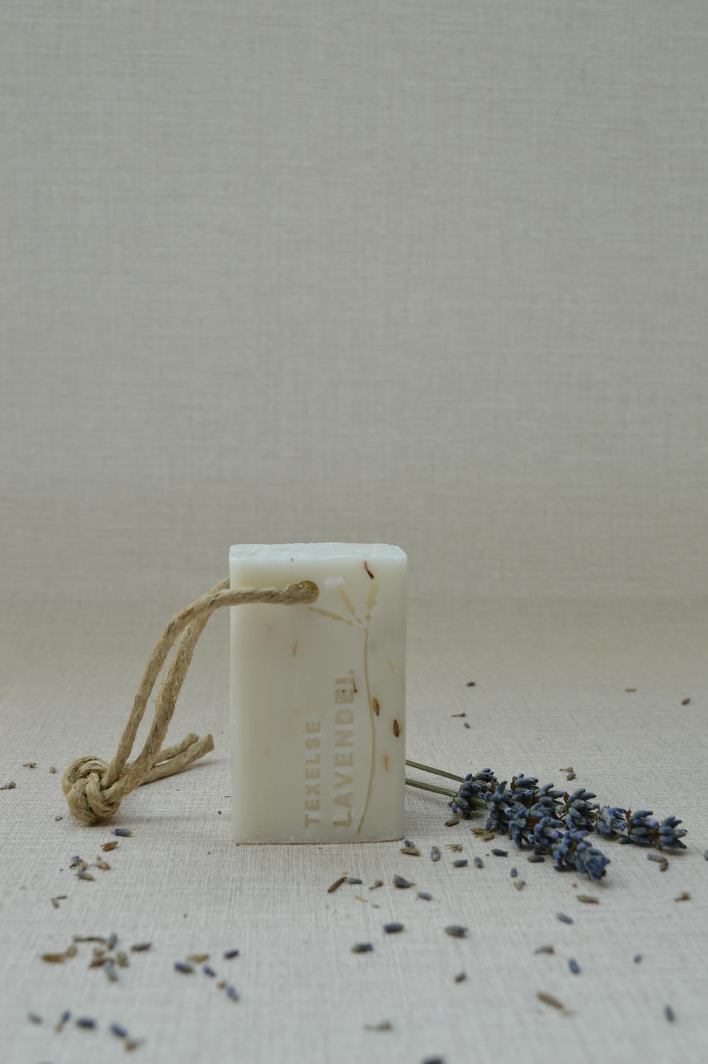 Lavendel zeep aan touw